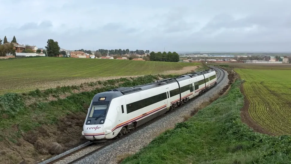 Tren Cercanías 598 de Renfe en Sevilla