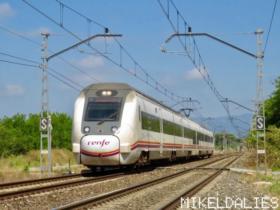 Tren Media Distancia