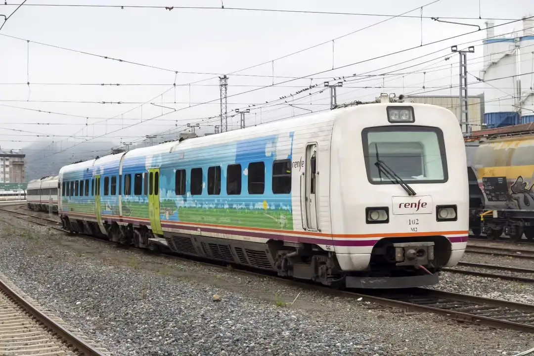 Tren TRD de Renfe en La Coruña, servicio de Media Distancia