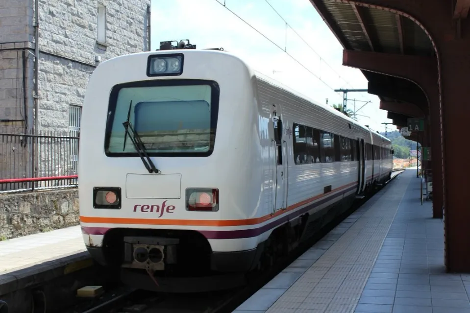 Tren Avant