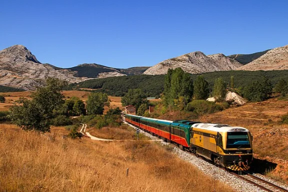 Expreso de Robla - Interior de lujo del tren con asientos reclinables y decoración elegante